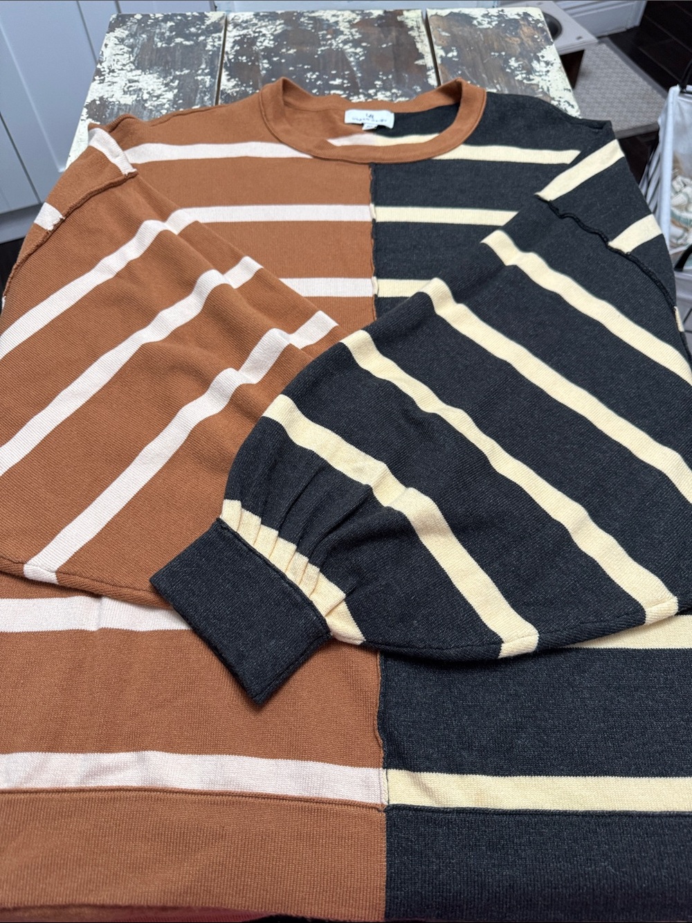 🌼Urban Daisy Striped Split-Panel Crewneck Sweater Super Oversized M/L🌼